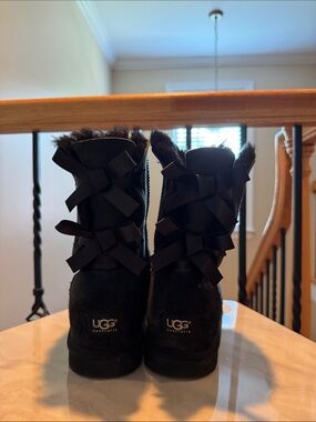 UGG Women's Bailey Bow II Boots Size 10